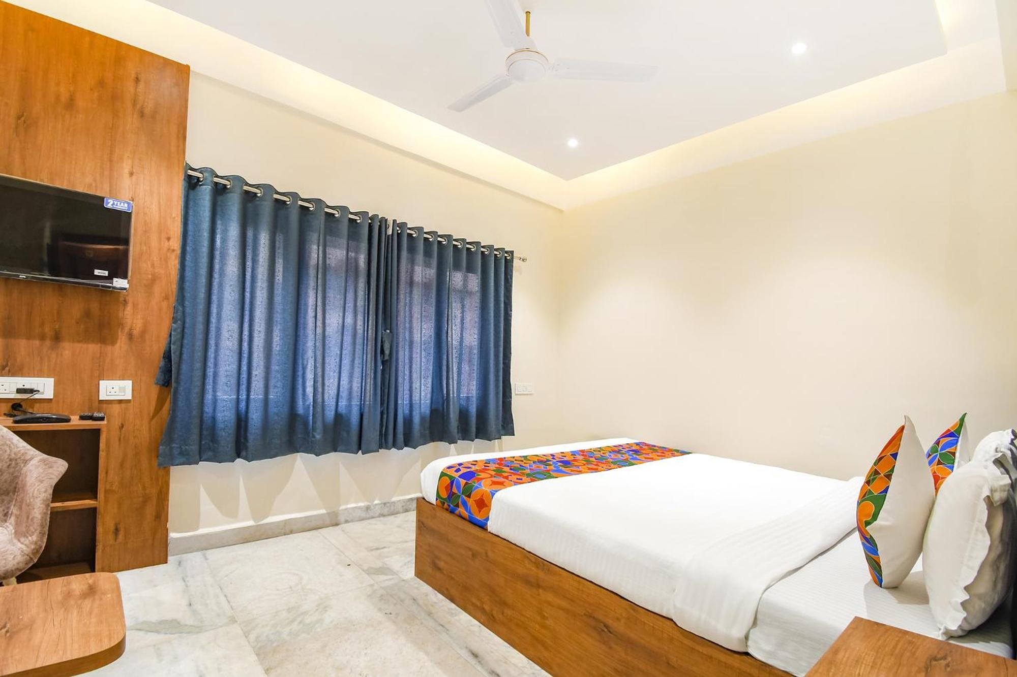 Fabhotel Prime The Golden Plaza - Nr Tarapith Temple Bagian luar foto