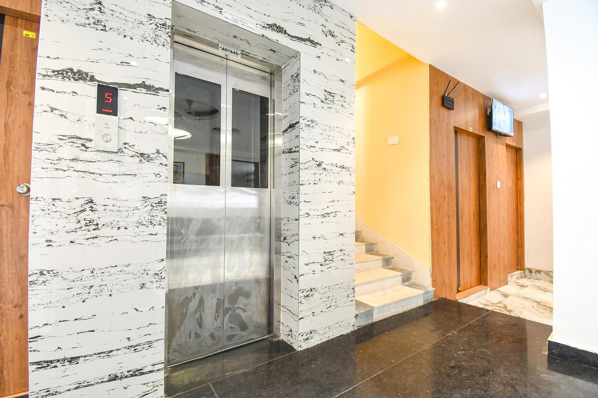 Fabhotel Prime The Golden Plaza - Nr Tarapith Temple Bagian luar foto