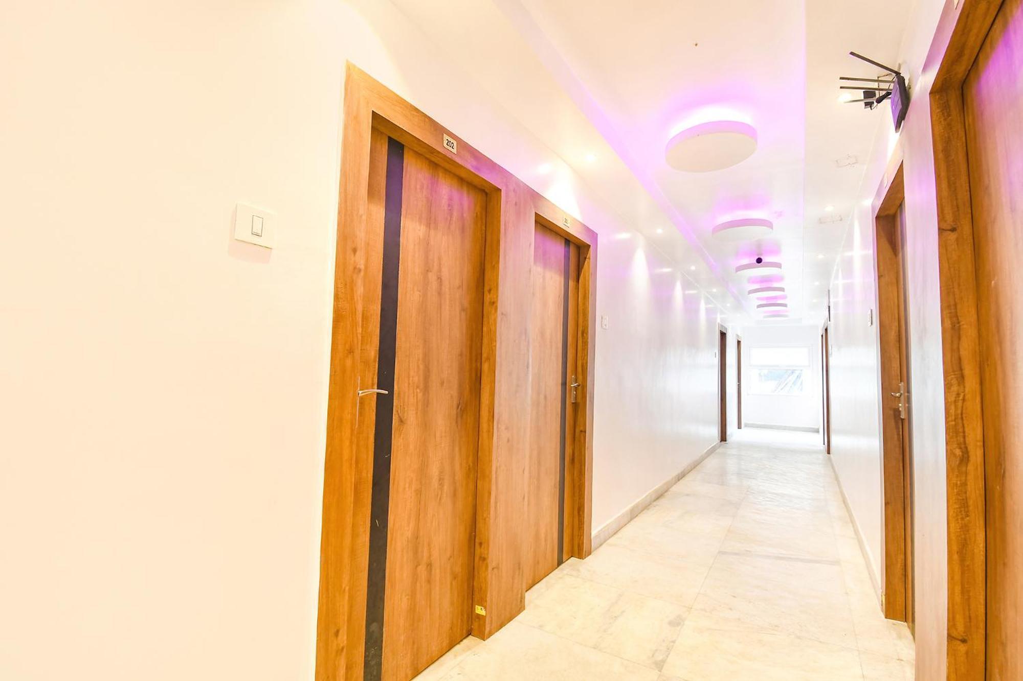 Fabhotel Prime The Golden Plaza - Nr Tarapith Temple Bagian luar foto